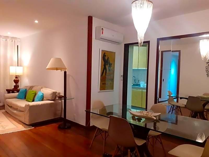 MS145. Excelente apartamento em andar alto no Arpoador!
