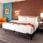 La Quinta Inn & Suites by Wyndham Oklahoma City Airport
