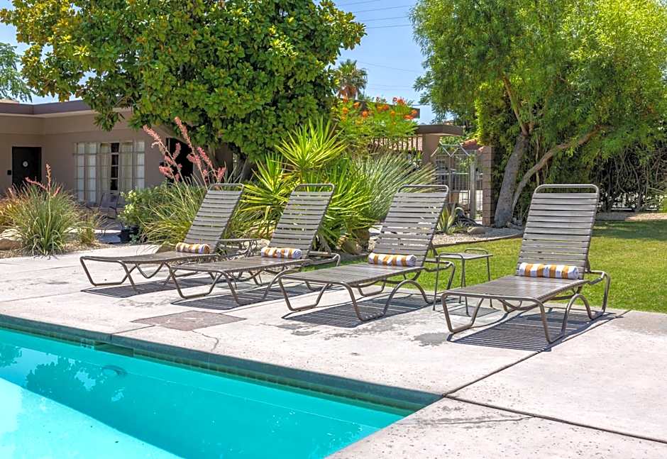 The Hideaway - 21 and Over - A Town & Desert Boutique Hotel