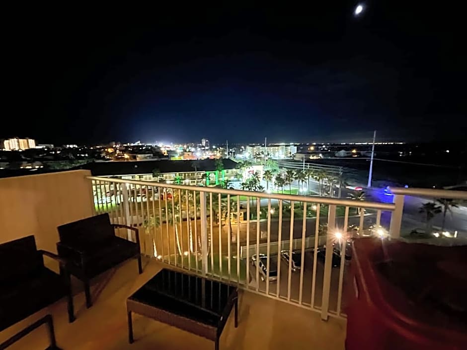 Bahia Mar Solare Tower 6th floor Bayview Condo 2bd 2ba with Pools