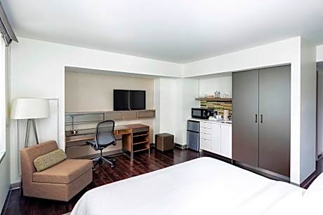 Traditional Room, 1 King Bed, Non Smoking
