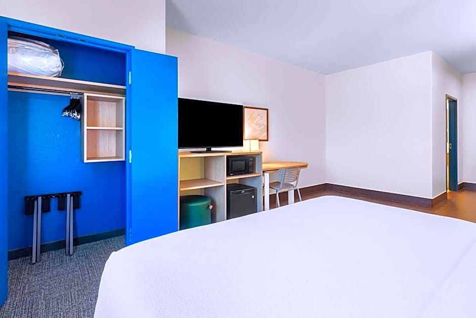 Spark by Hilton Pearland