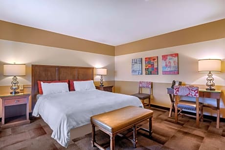 1 King Bed, Nonsmoking, Upgrade