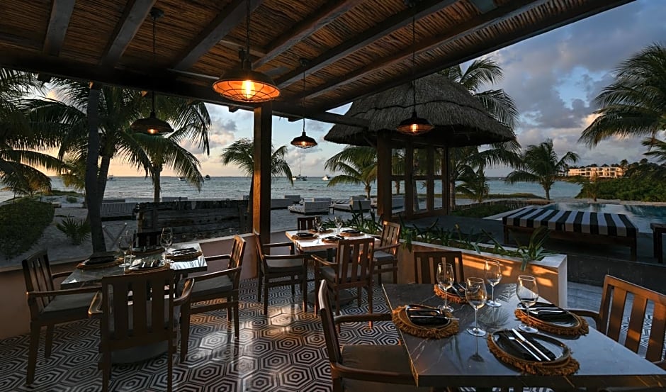 Casa del Jaguar Beach Hotel