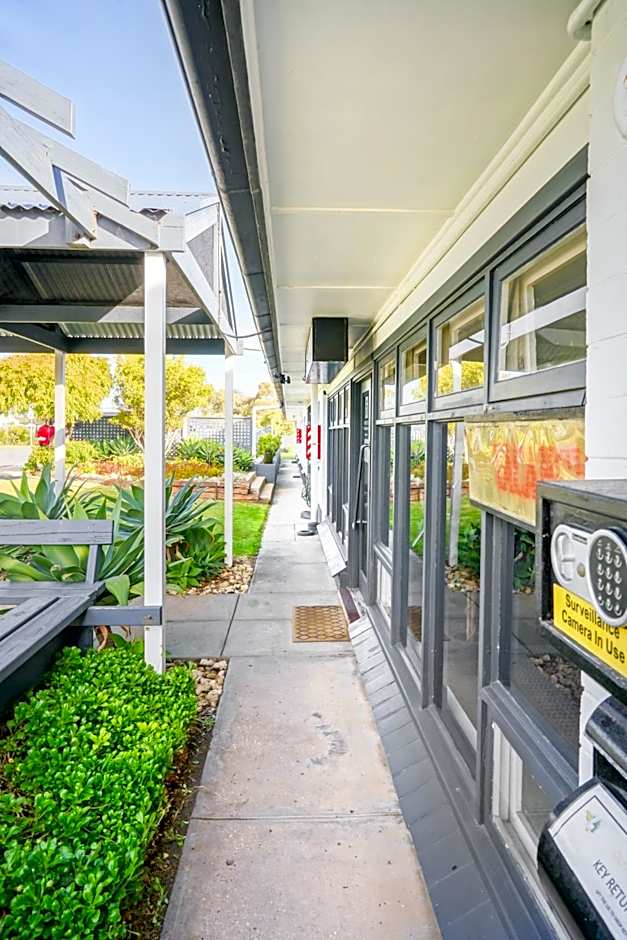 Meningie Waterfront Motel