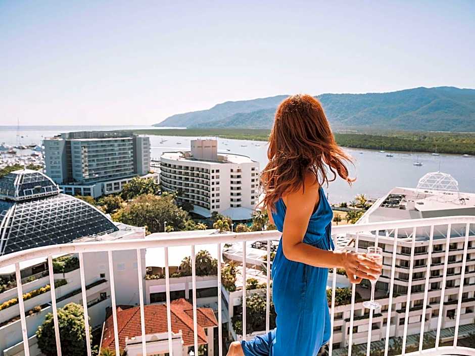 Pullman Cairns International