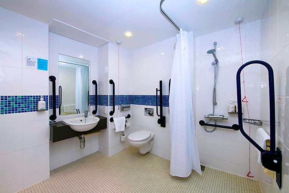 Holiday Inn Express Folkestone Channel Tunnel By IHG