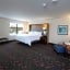 Holiday Inn & Suites - Detroit - Troy, an IHG Hotel