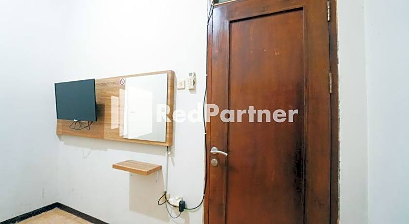 Bright Residence near ITC Mangga Dua Mitra RedDoorz