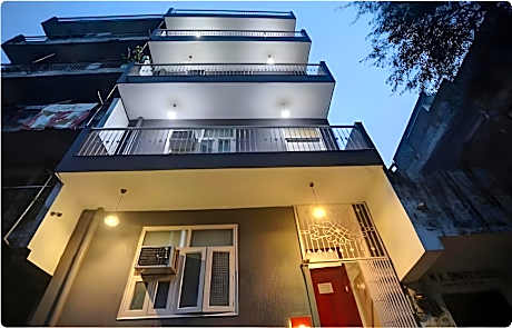 Hotel Triton Residency