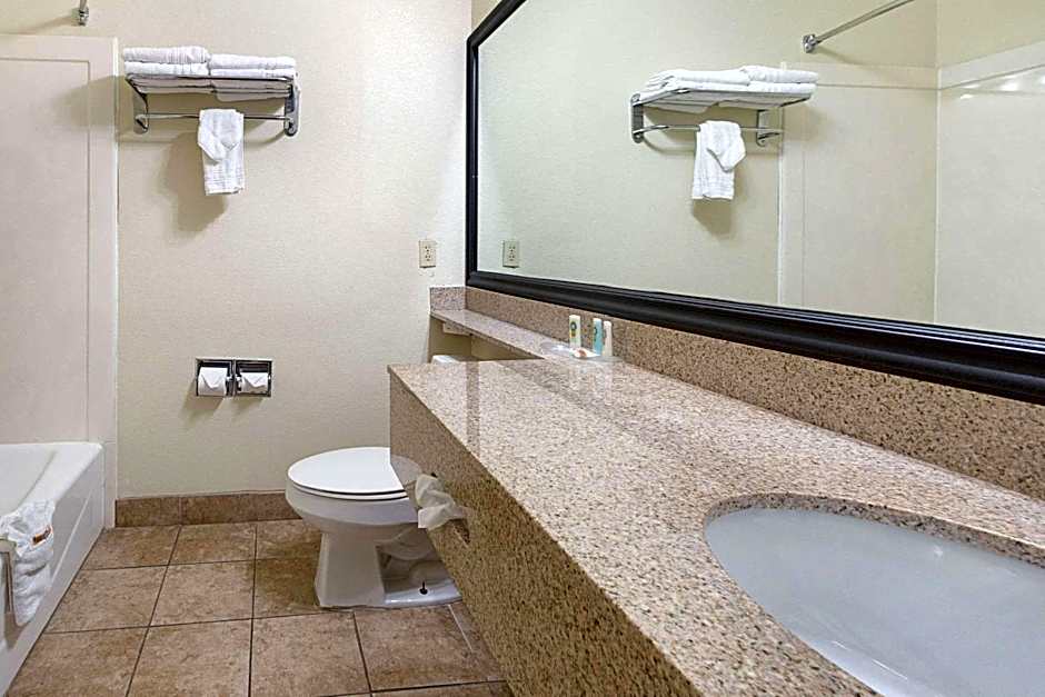 Quality Suites Temple