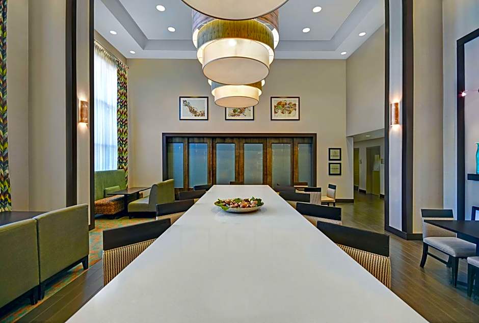 Hampton Inn By Hilton And Suites Robbinsville