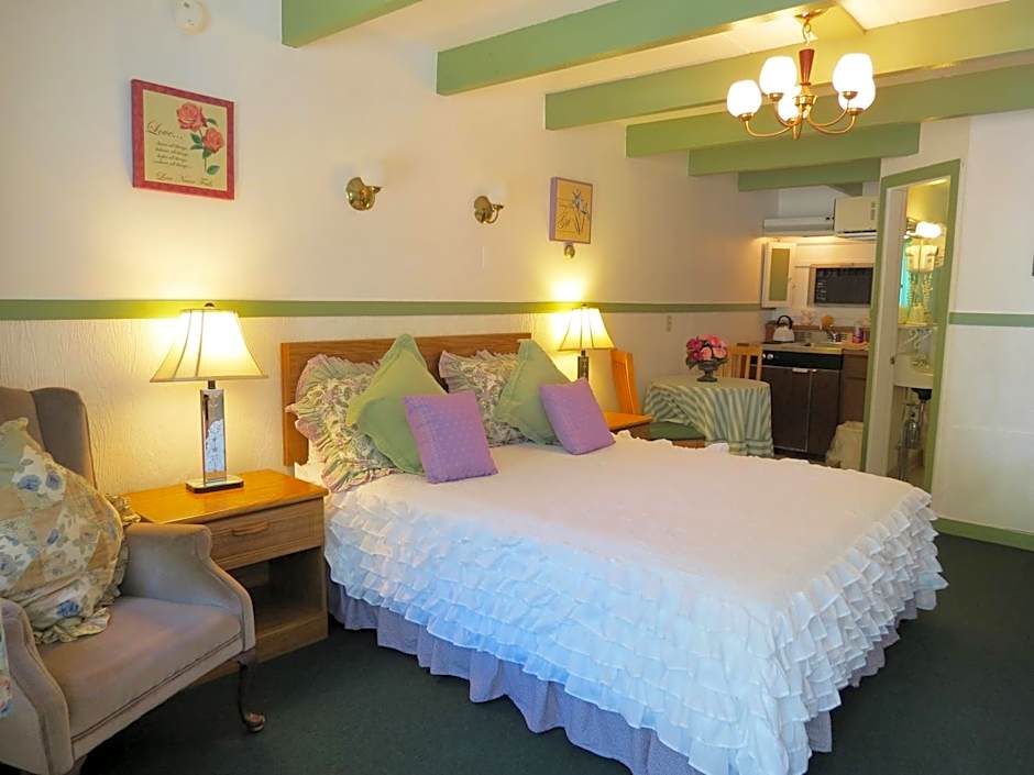 Claddagh Motel & Suites