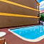 Howard Johnson by Wyndham Houston Hobby Airport