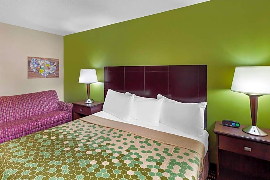 Econo Lodge Inn & Suites