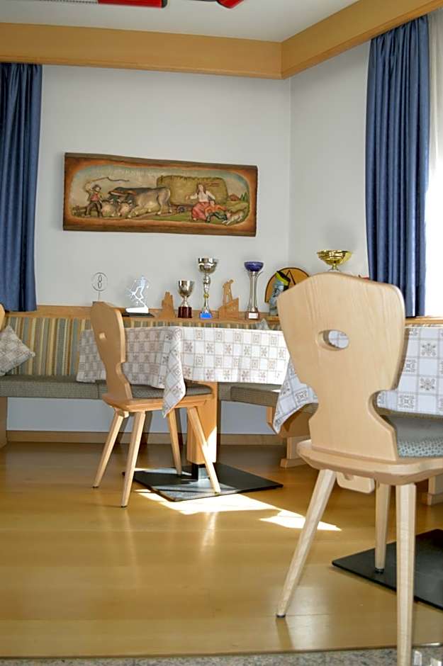 Garni Eden Bed and breakfast