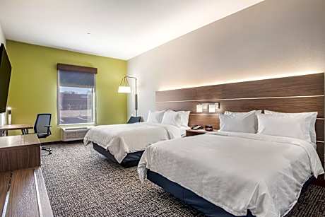 Queen Room with Two Queen Beds - Hearing Accessible/Non-Smoking