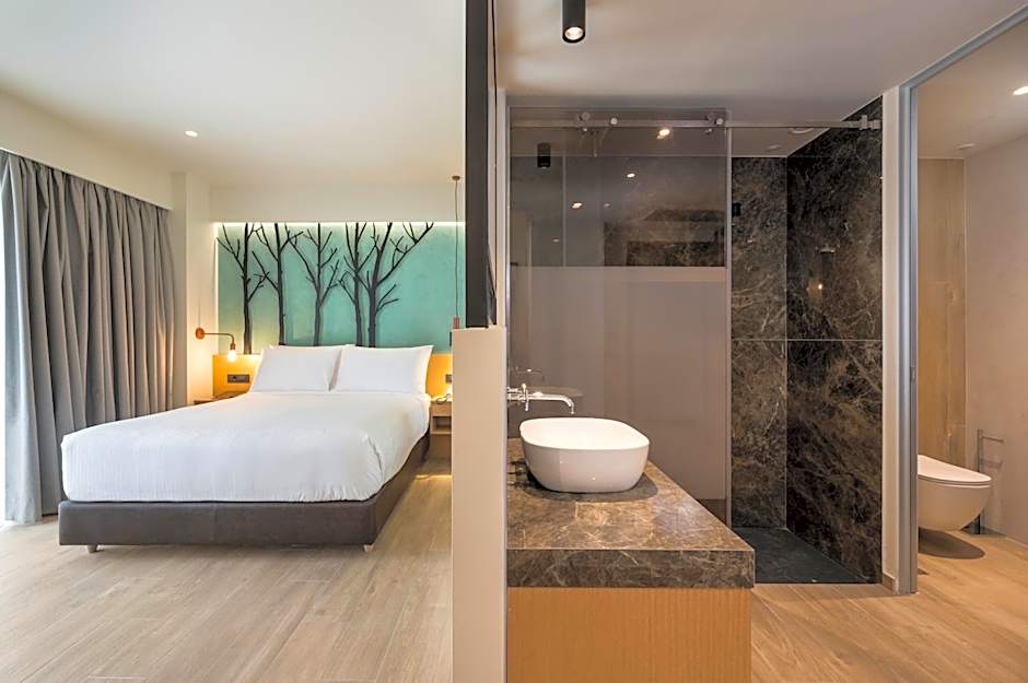 Hyperion City Hotel & Spa