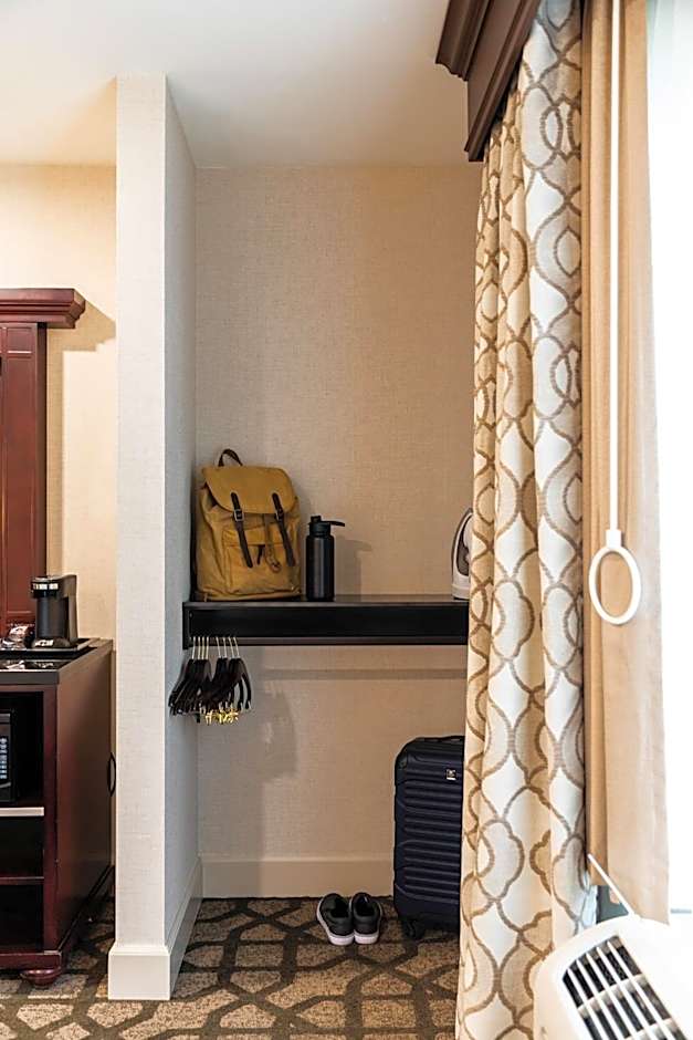 Ayres Hotel Redlands