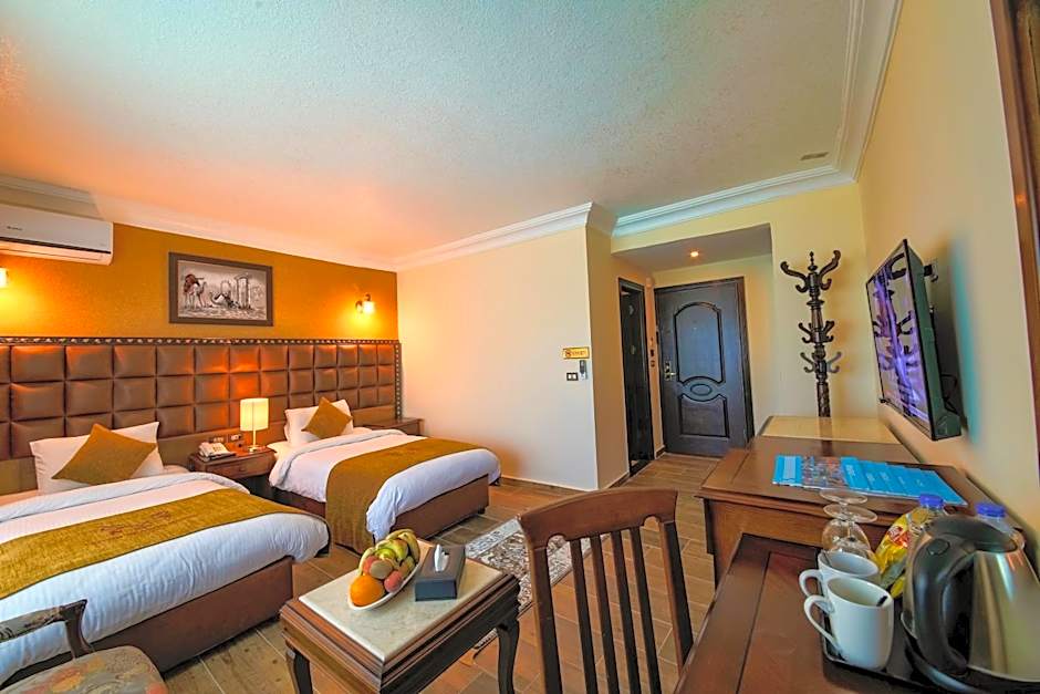 Town Season Hotel
