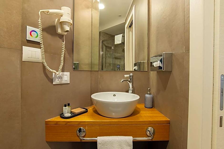 Elite Hotel