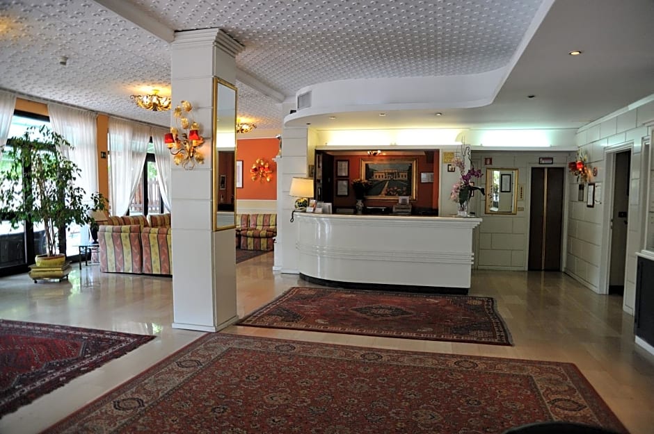 Hotel Salus