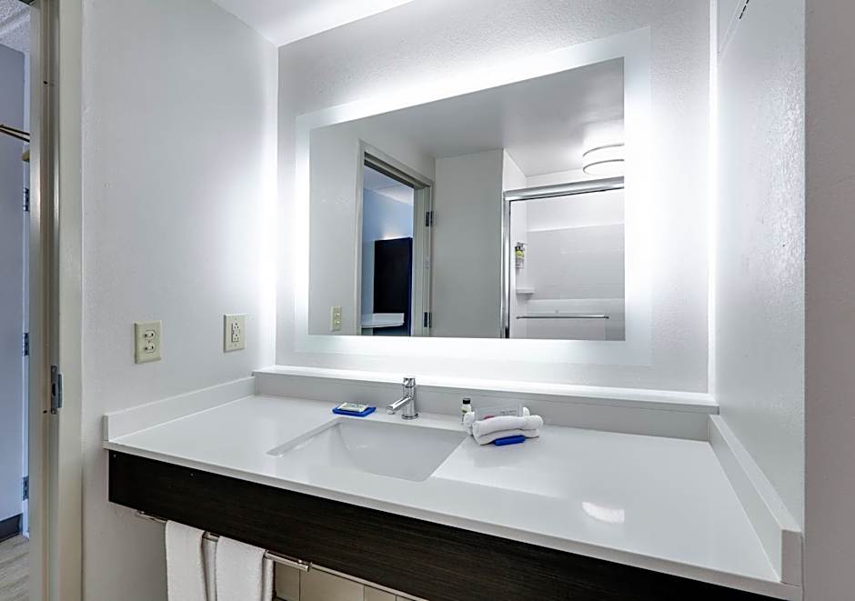 Holiday Inn Express And Suites Dublin By IHG