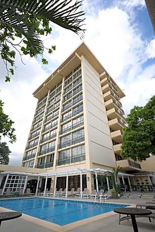 Courtleigh Hotel & Suites