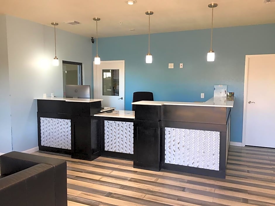 Days Inn by Wyndham Freeport