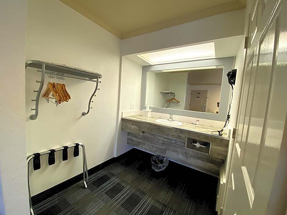 Bridgepoint Inn Daly City