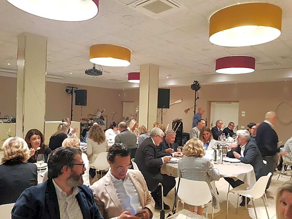 Eliopoli Beach Hostel & Restaurant