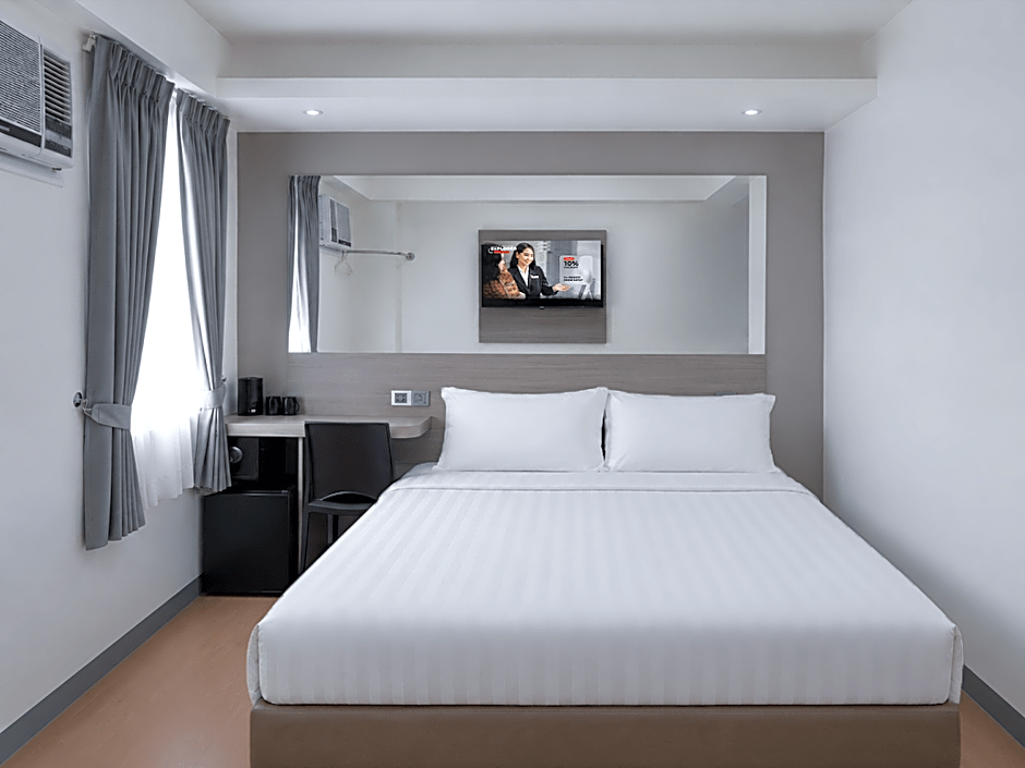 Photo 1 of 7 of City Double Room