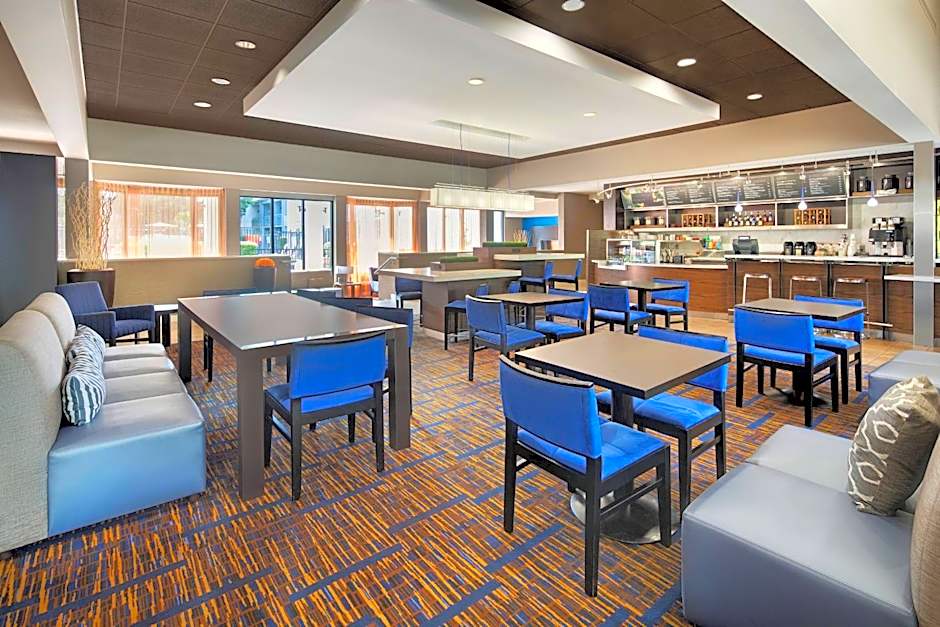 Courtyard by Marriott Dallas Addison/Midway