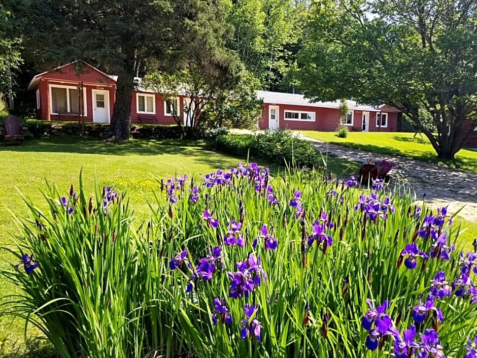 Kan-a-Mouche Pourvoirie Auberge et Chalets