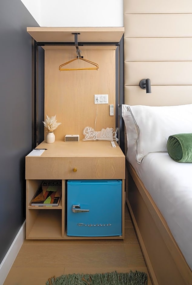 Little Charlie Hotel