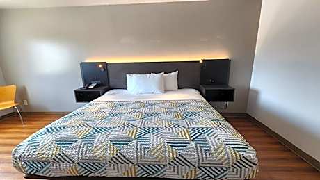 King Room - Disability Access - Smoking