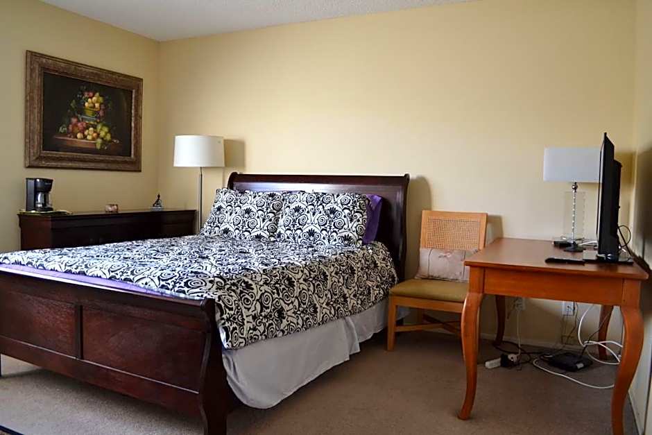 Bed and Breakfast in Hollywood Hills