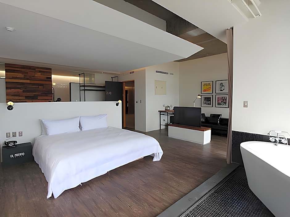 El Puerto Hotel