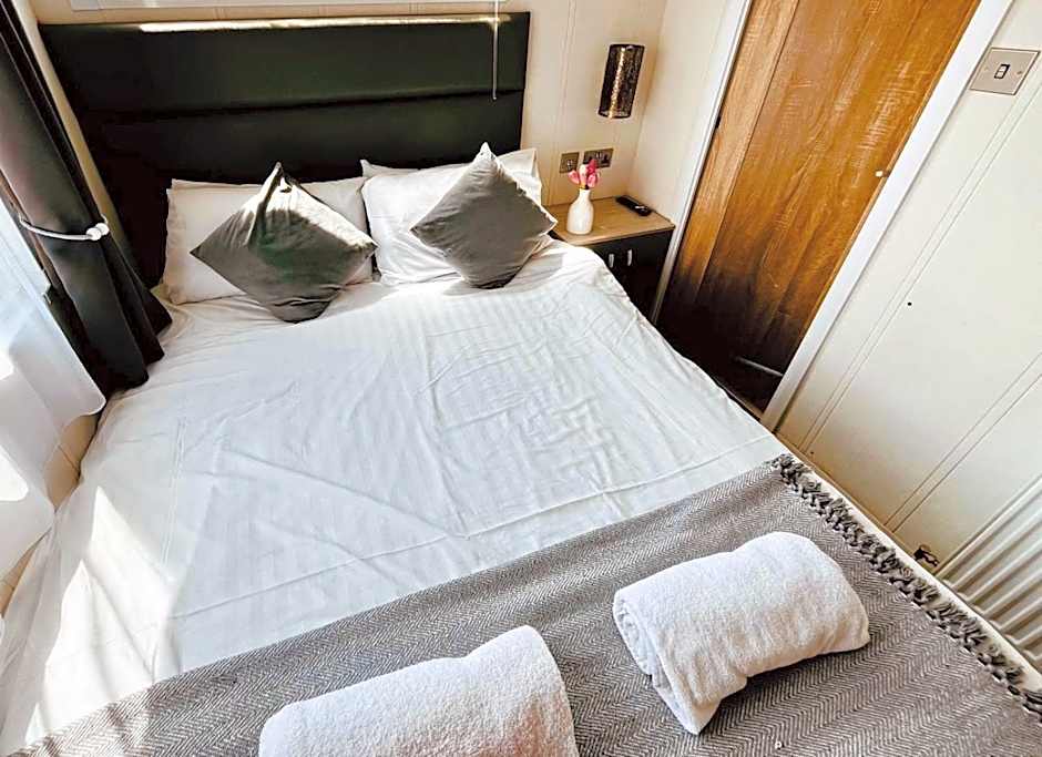 Black Bull Retreat, Barmston with Private Hot Tubs