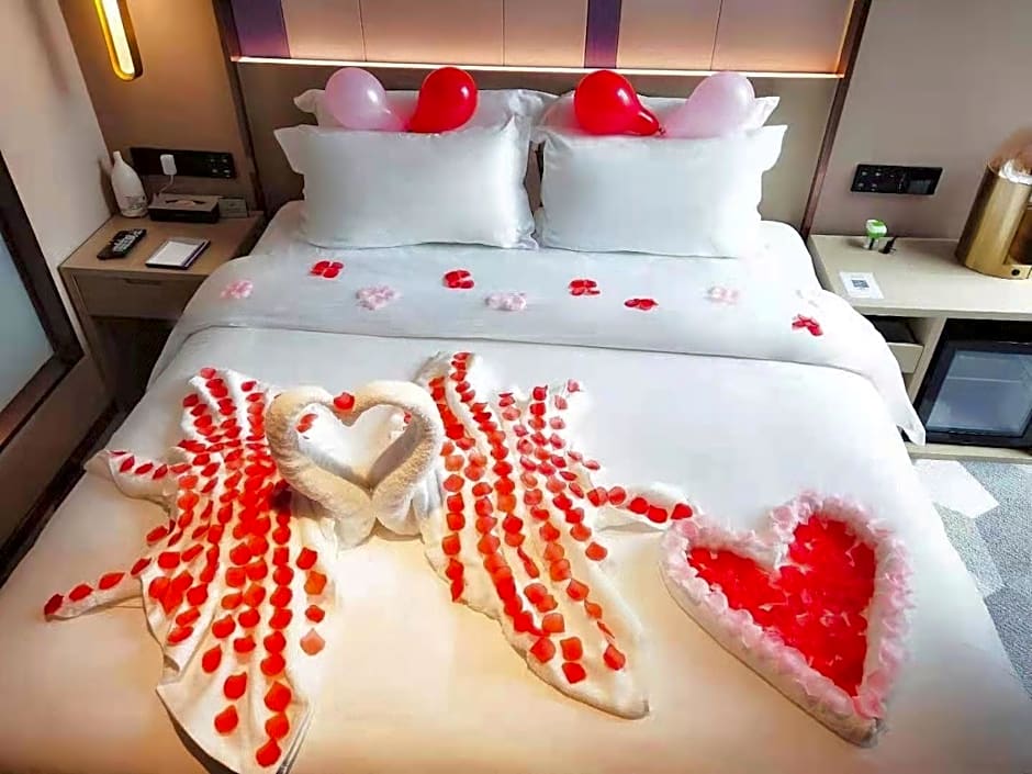 Lavande Hotel Yueyang East High-speed Railway Station Walmart