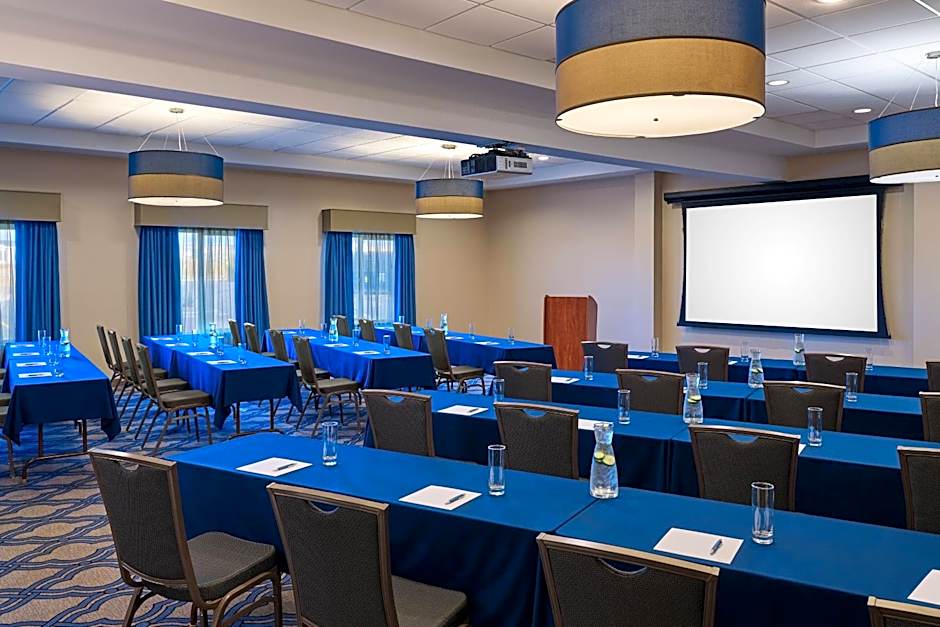 Four Points by Sheraton Williston