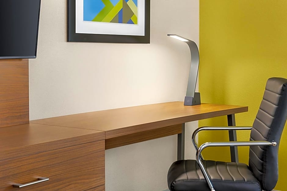 Holiday Inn Express & Suites Philadelphia - Mt. Laurel By IHG