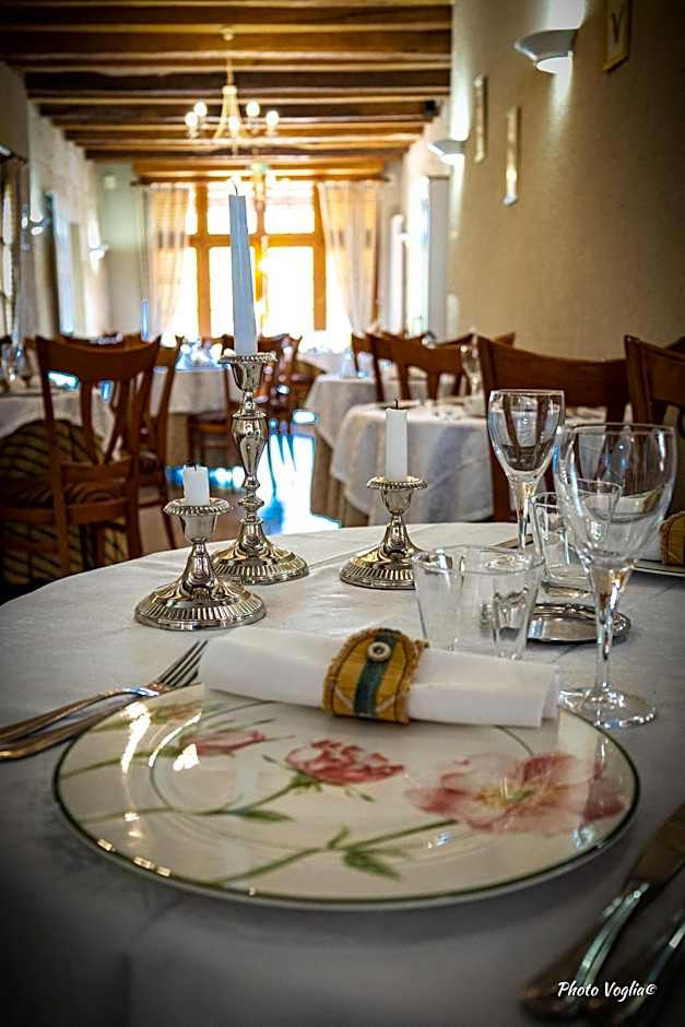 Logis Auberge Le Colombien - Hôtel et Restaurant