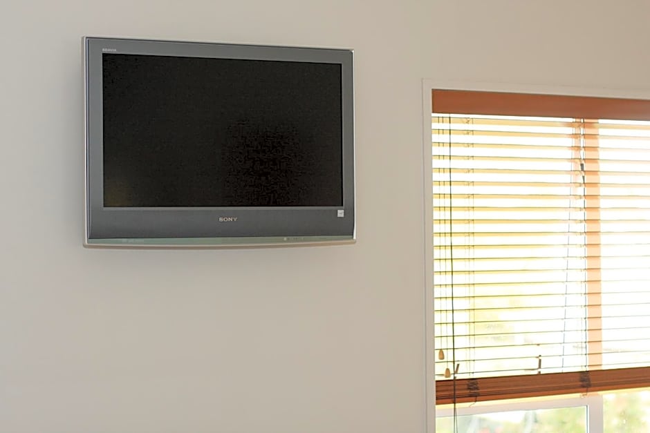 Broadway Motel & Miro Court Villas