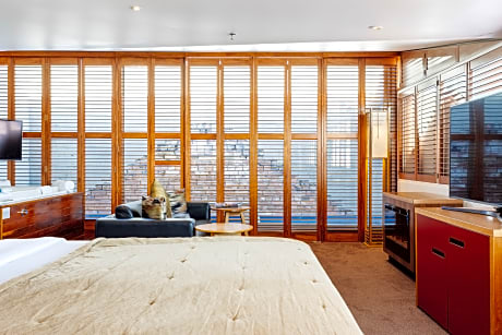 Mountain Oriental Suite