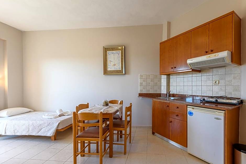 Danelis Studios & Apartments