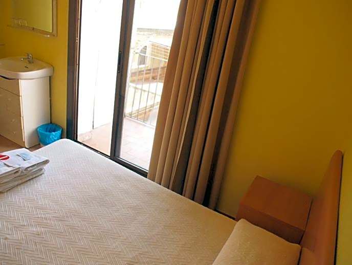 Hostal Delfos
