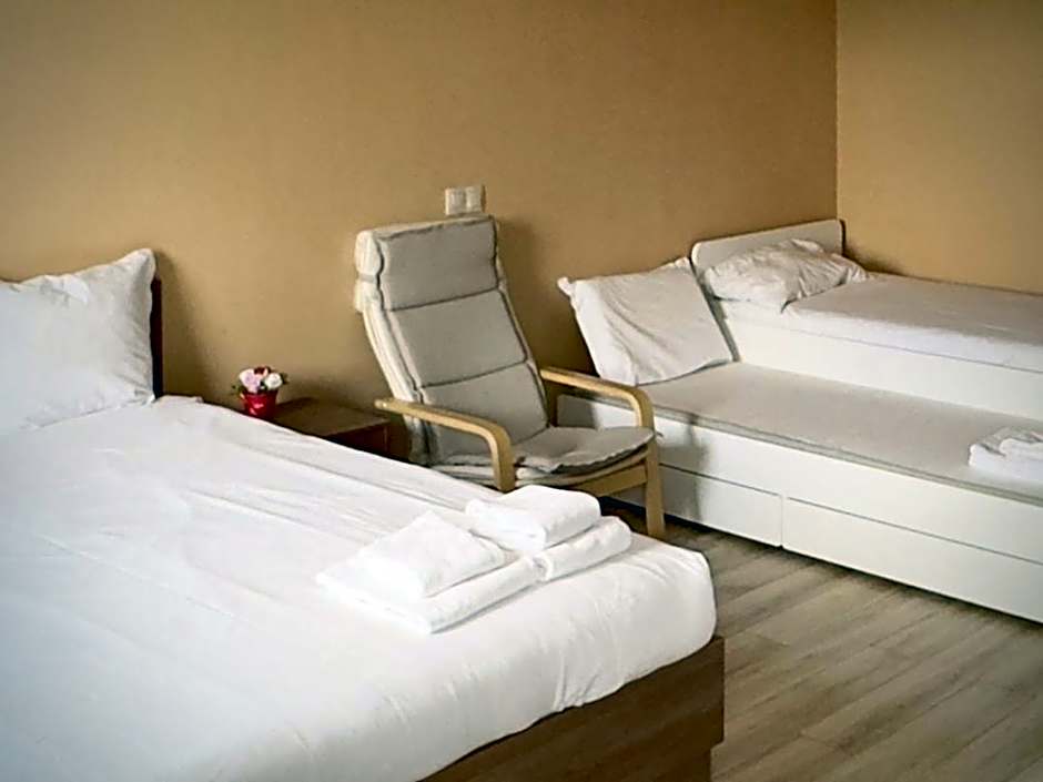 AirportStay bg - shuttle and parking