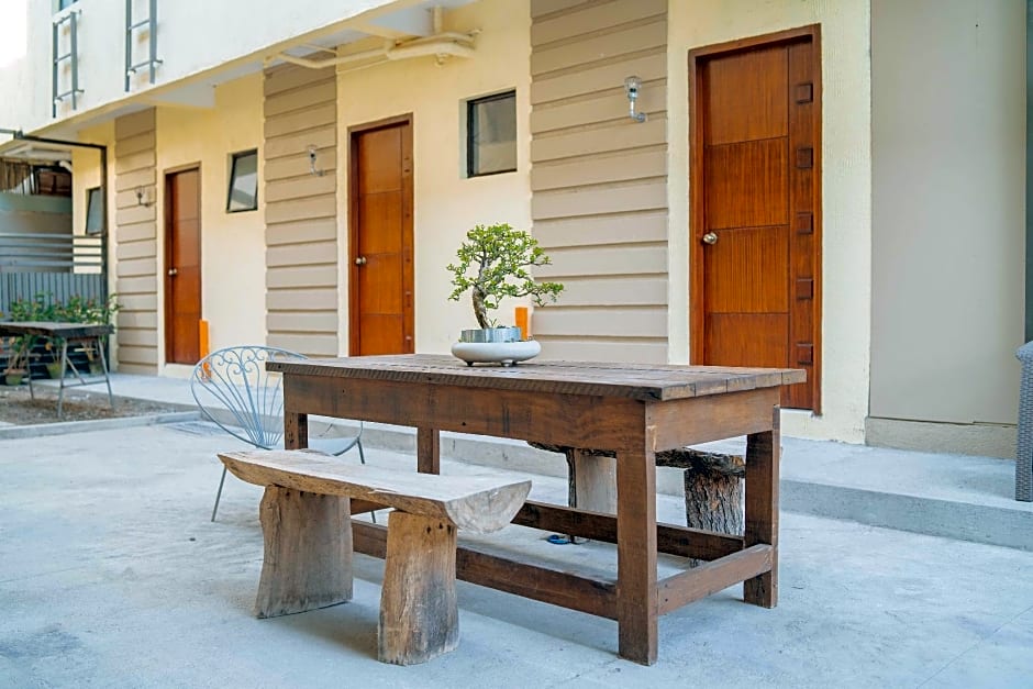 RedDoorz Plus @ Casa Lucia Sindalan San Fernando City Pampanga