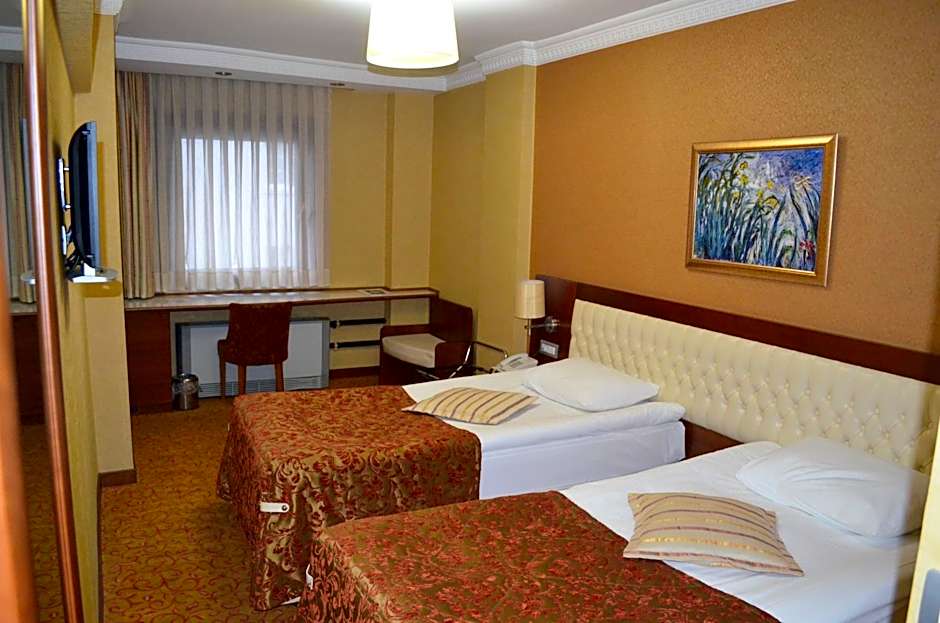Yuksel Hotel